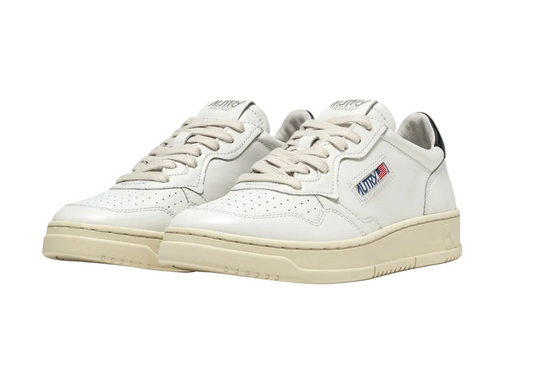 AUTRY SNEAKERS SNEAKERS MEDALIST LOW IN PELLE BIANCA E NERA AULM - LL22